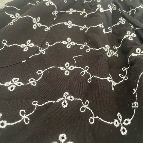 ASOS NWT BLACK & WHITE SHORTS - Picture 3 of 5